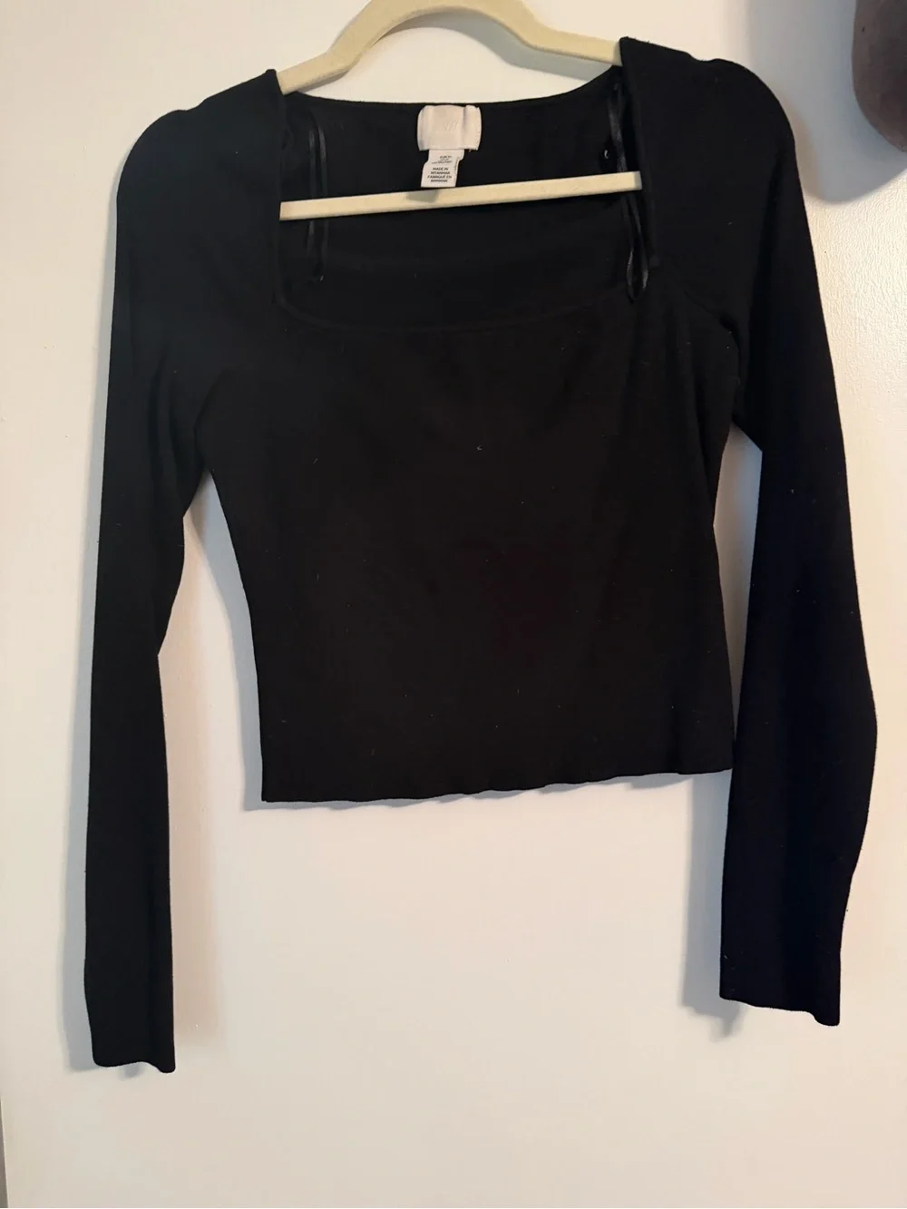 H&M Black Long-Sleeve Square Neck Cropped Top